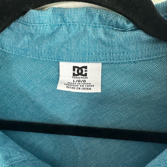 Men's Casual Button Down Shirt - Picture 2 of 4